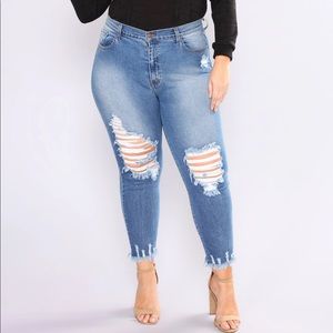 “Hey There Babe Crop Jeans” - Medium ; Fashion Nova